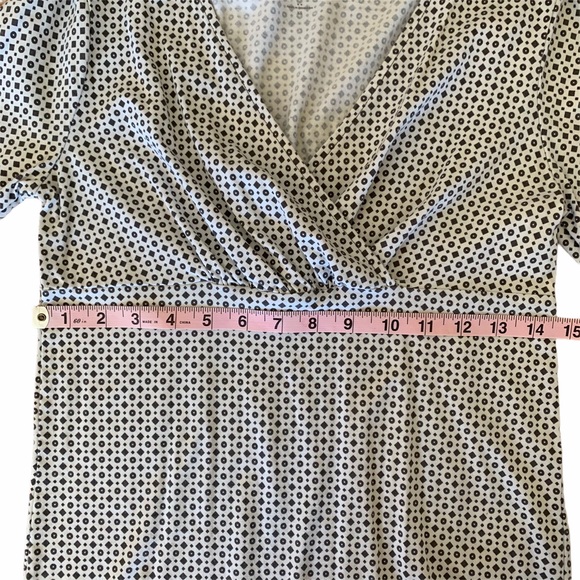 Loft White V-Neck Diamond Pattern 3/4 Sleeve Top Brown White - Picture 5 of 7